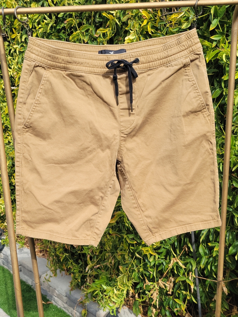 Hollister Men's Khaki Drawstring Athletic Shorts